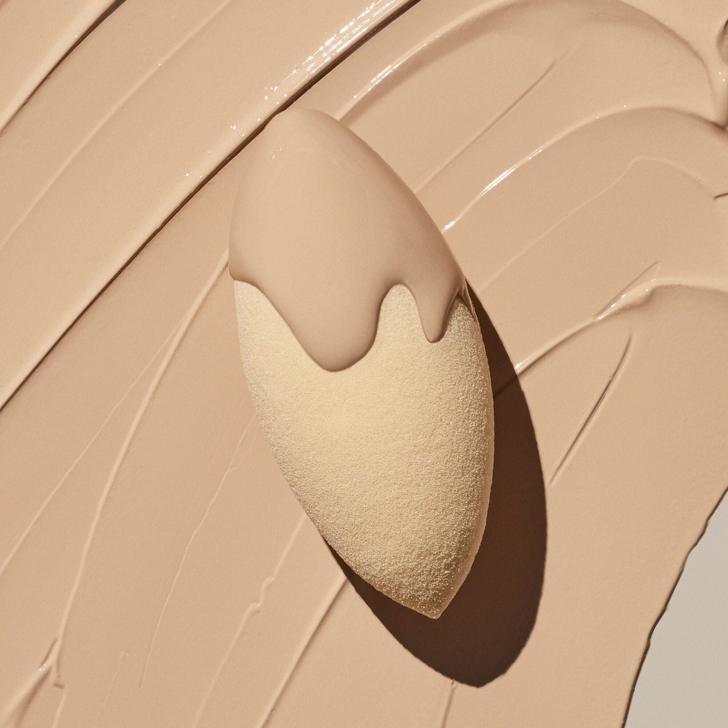 camo-concealer-sponge-z3 07312020_CamoSponge_009_IGF.jpg