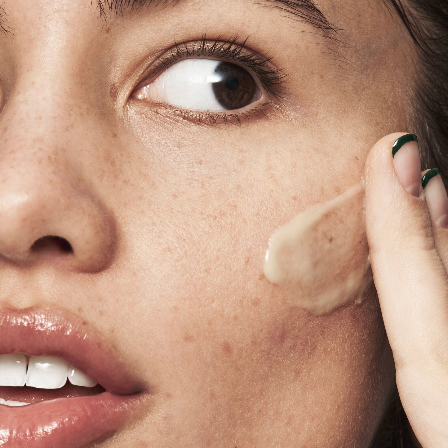 blemish-breakthrough-acne-calming-water-cream-m2 021522_Isabella_Acne_After_0462_FINAL_IGF_9e5f70b6-f47c-4bf3-9a7f-a9f223867f61.jpg