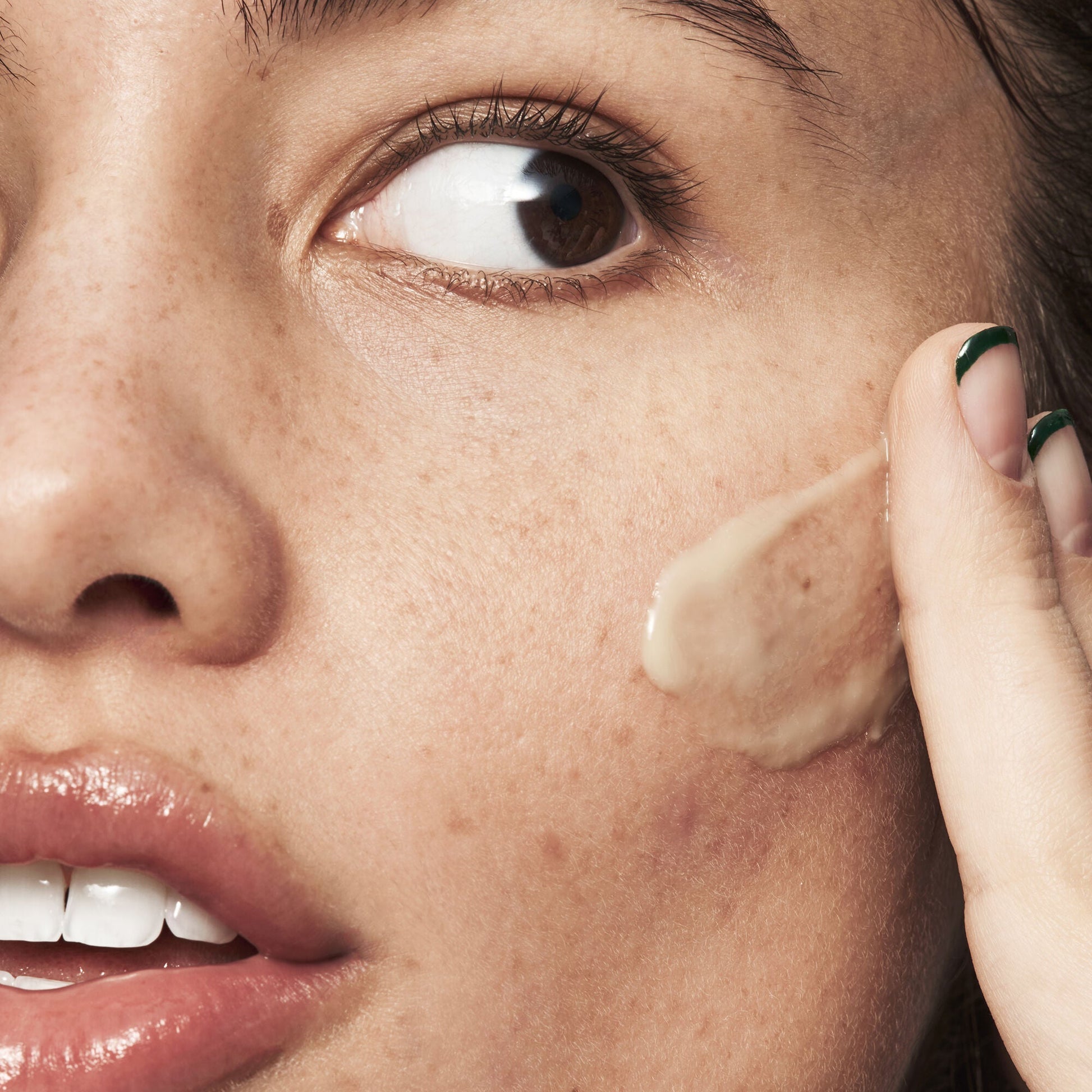 blemish-breakthrough-acne-calming-water-cream-m2 021522_Isabella_Acne_After_0462_FINAL_IGF_9e5f70b6-f47c-4bf3-9a7f-a9f223867f61.jpg