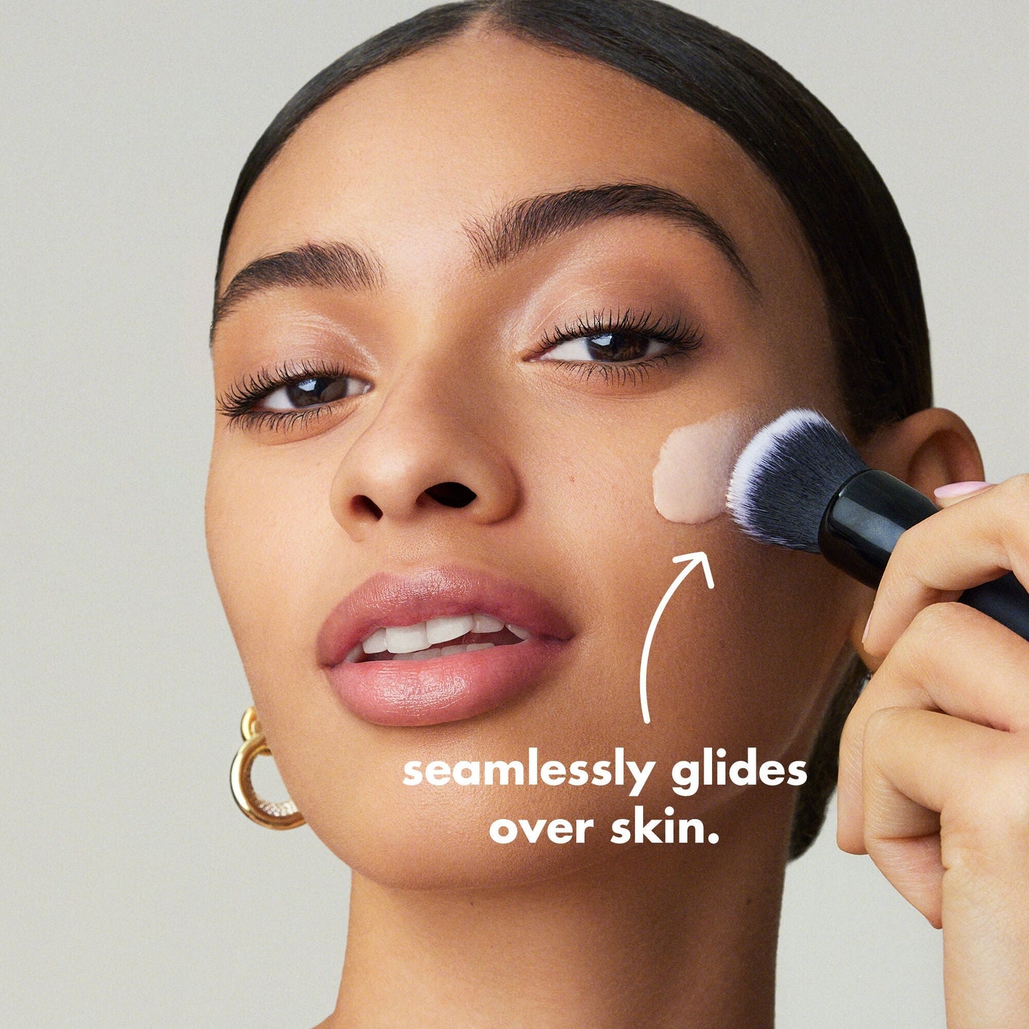 liquid-poreless-putty-primer-m1 0326_EDU_LiquidPorelessPuttyPrimer_Model.jpg