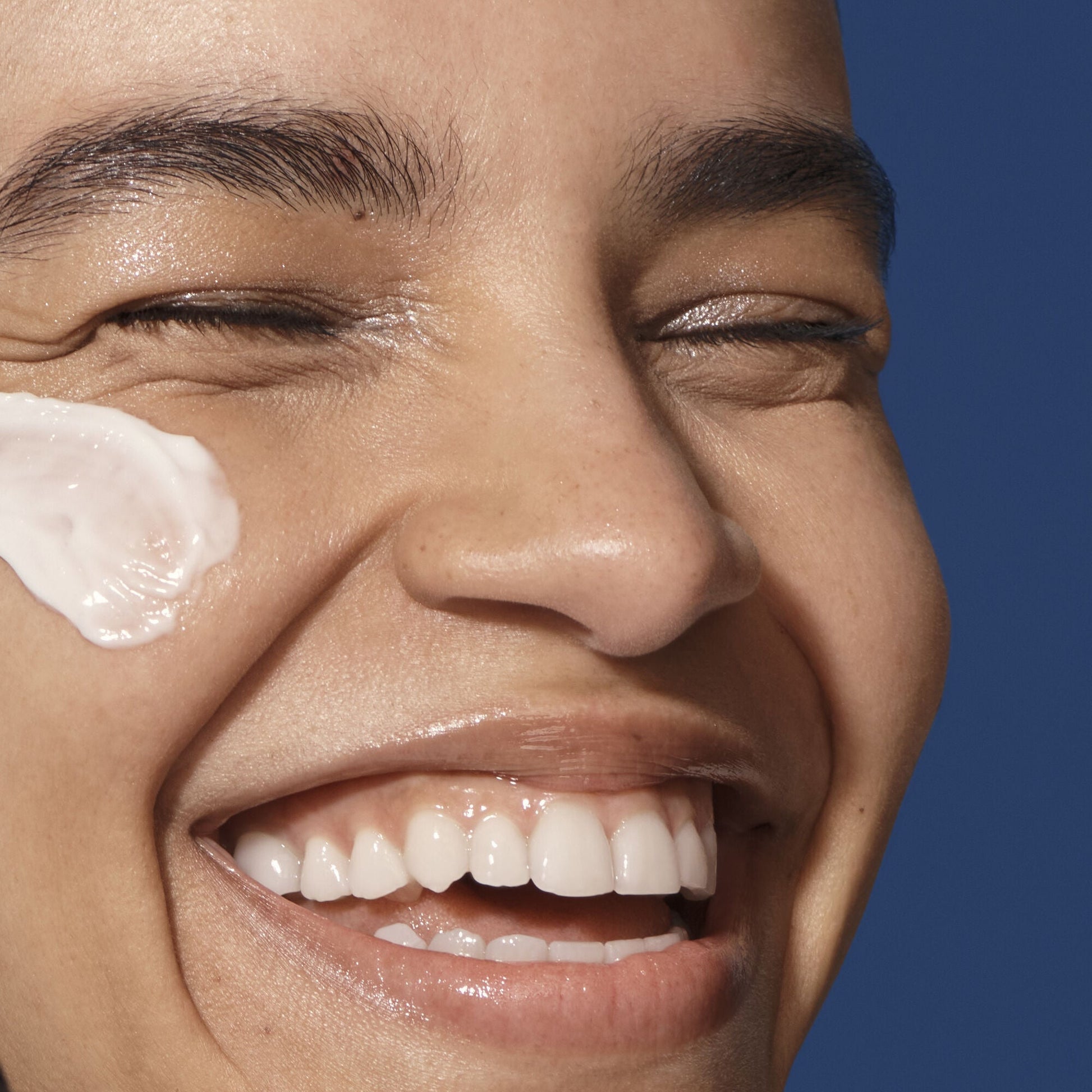 holy-hydration-barrier-goals-cream-regular-p5 042325_SKIN_Austria_HHBC_Strength-Hero_095_v3_RGB_IGF_54364e3f-0c46-4b46-b681-0e5cfd438287.jpg