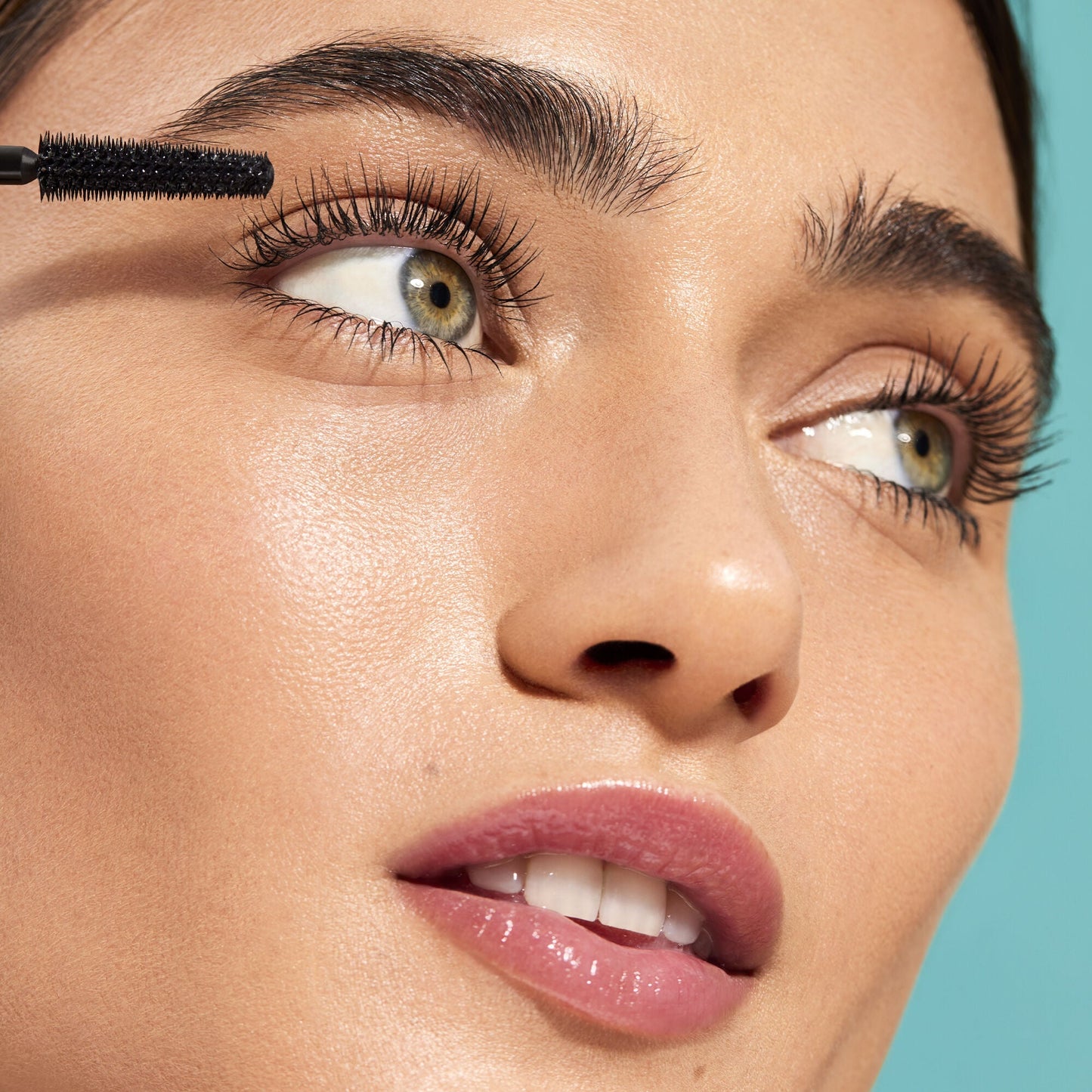 lash-xtndr-mascara-q0 060623_Lexi_LashXtndr_Look1_093_v4_RGB_IGF.jpg