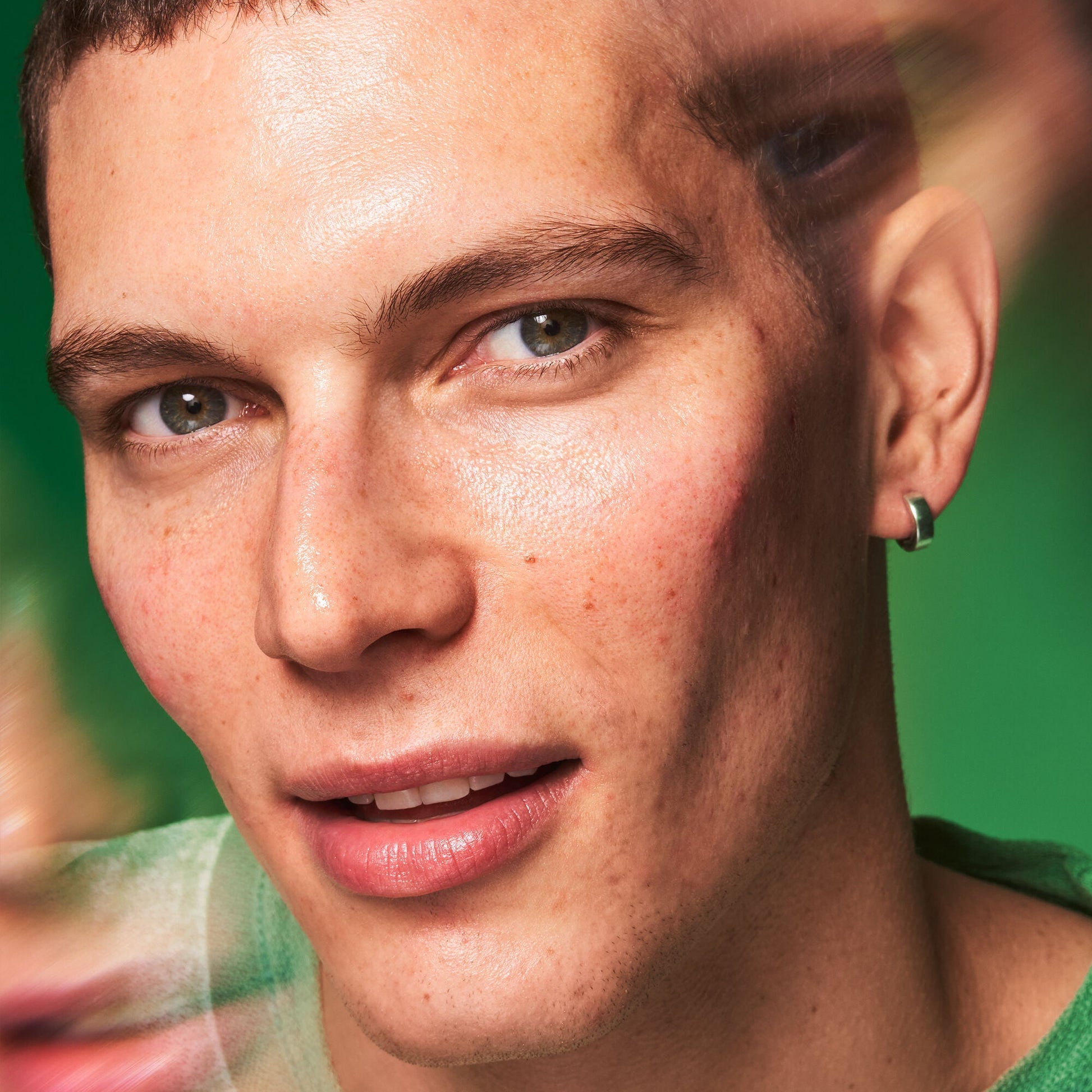 plz-clarify-facial-oil-g8 100924_SKIN_Jean_PlzC_EndLook_0036_v1_RGB_IGF.jpg