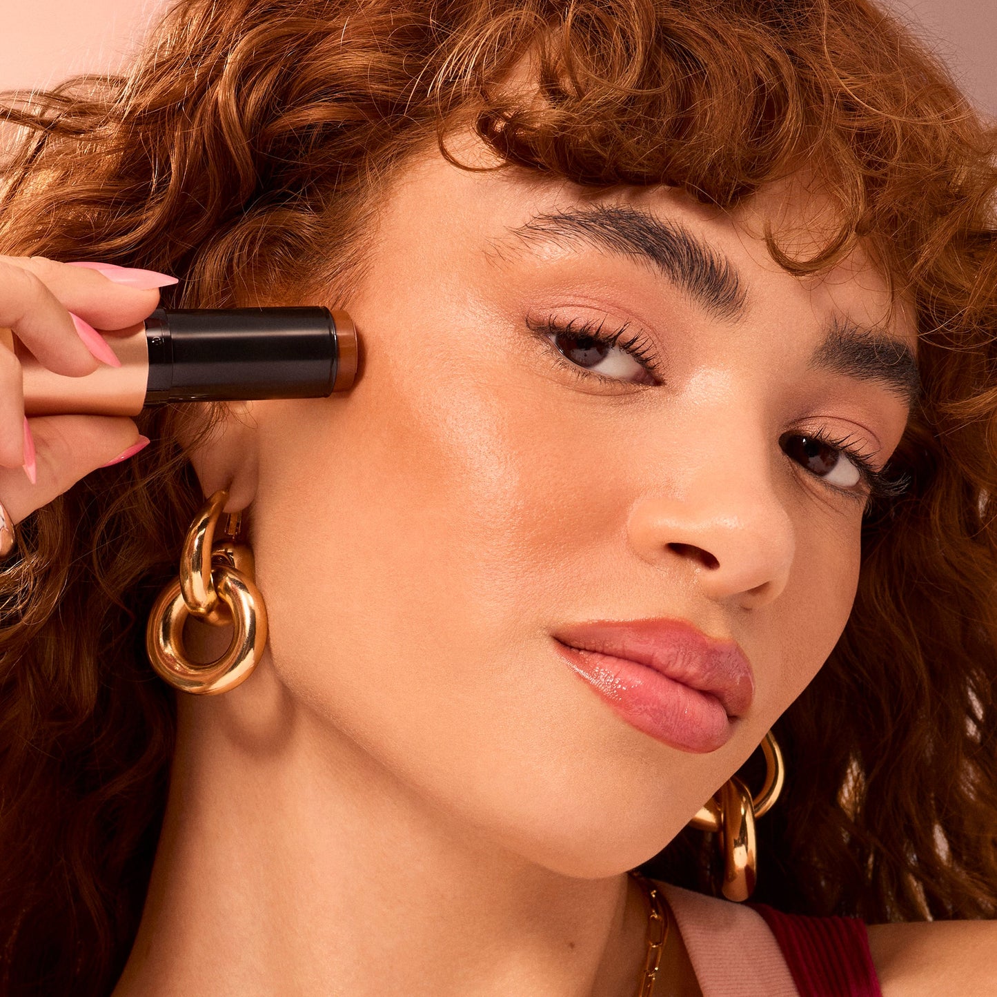soft-glam-cream-bronzer-f0 102025_Alyssa_SoftGlam_Bronzer-App-2617_w4BQC_IGF_f7596b43-37d2-42a1-ada7-e77863850acf.jpg