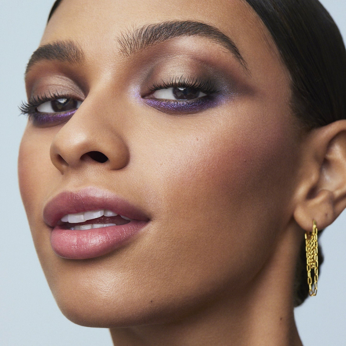 perfect-10-eyeshadow-palette-l5 110722_Adriana_10pcEyeshadow_2060_IGF.jpg
