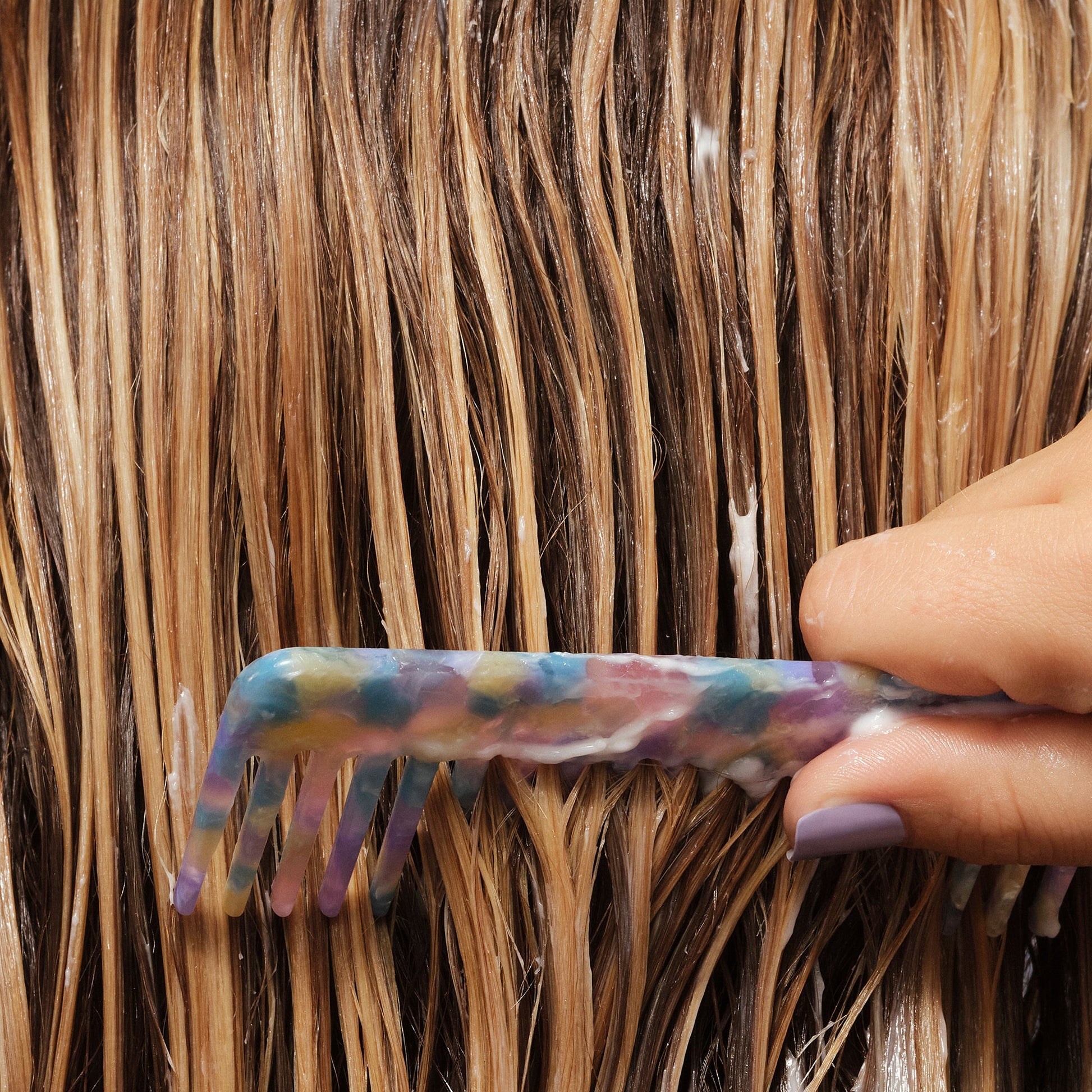 never-thirsty-moisturizing-conditioner-j1 111925_Anna_ThirstyConditioner-Product_1326_w3QC_IGF_1x1_6dab4b19-34a0-47bd-ae64-b0978b2f5084.jpg