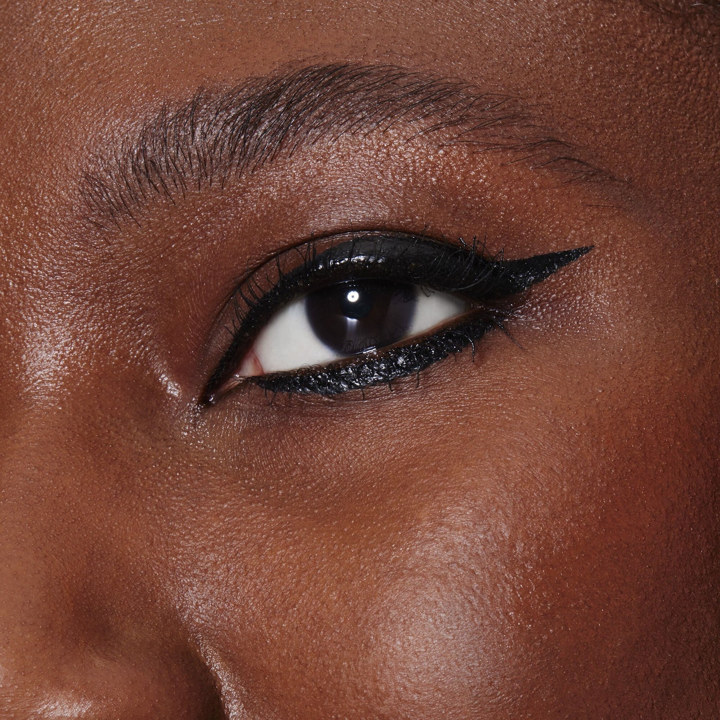 h2o-proof-inkwell-eyeliner-s3 82969_DJ_H20_PROOF_INKWELL_EYELINER_MACRO.jpg