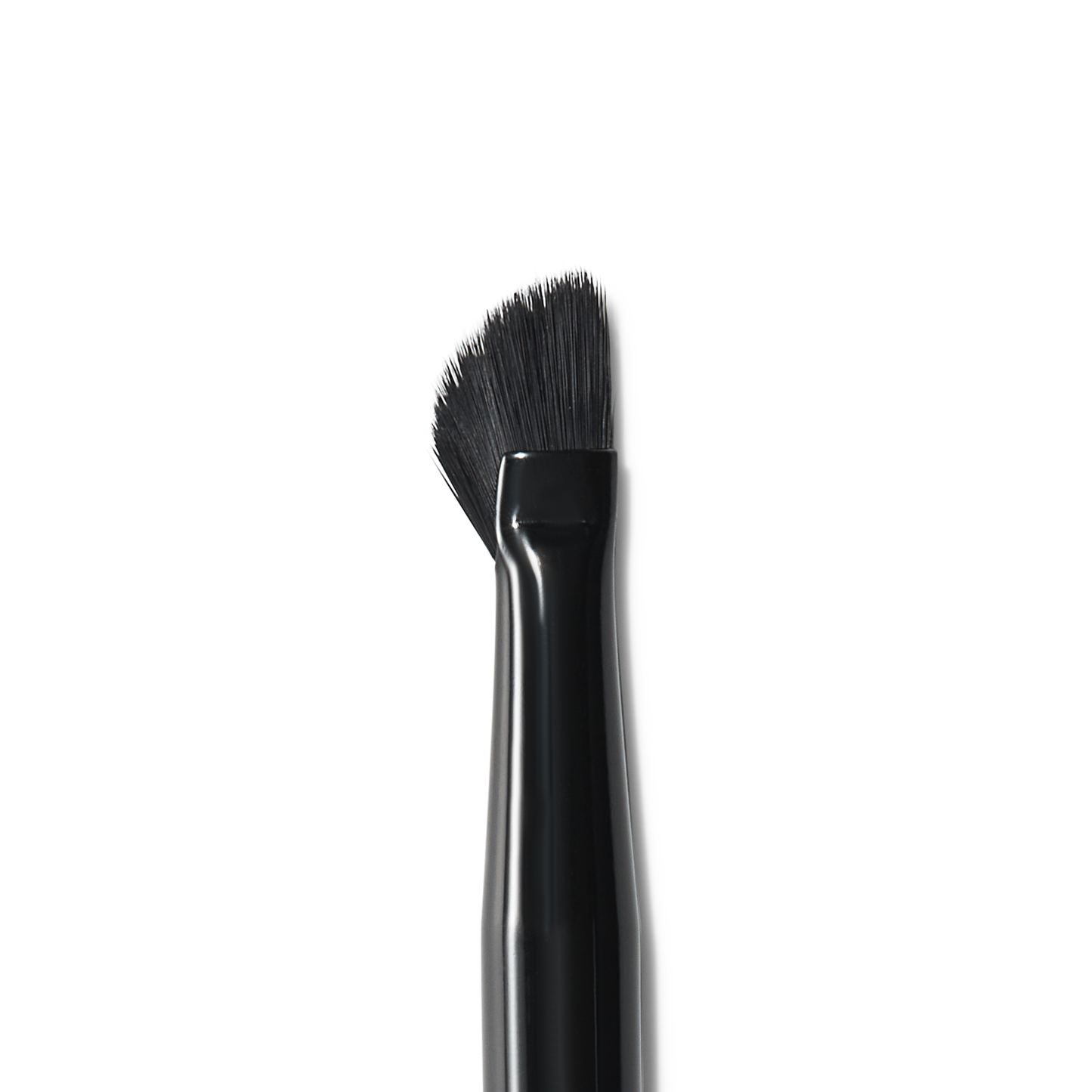 wing-it-liner-brush-l1 84091_MACRO_R.png