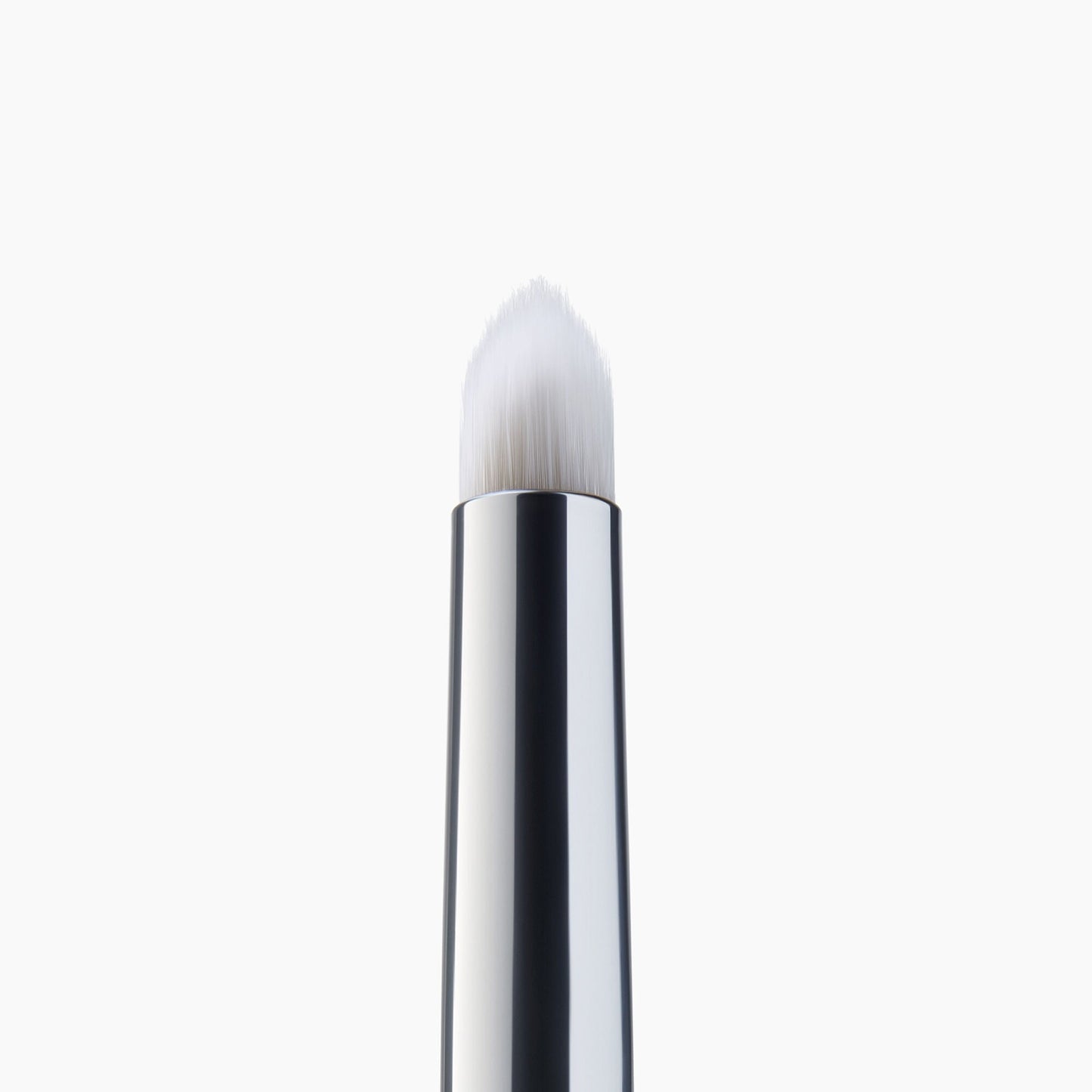 precision-smudge-brush-x0 85311_PrecisionSmudgeBrush_Macro_V2.jpg