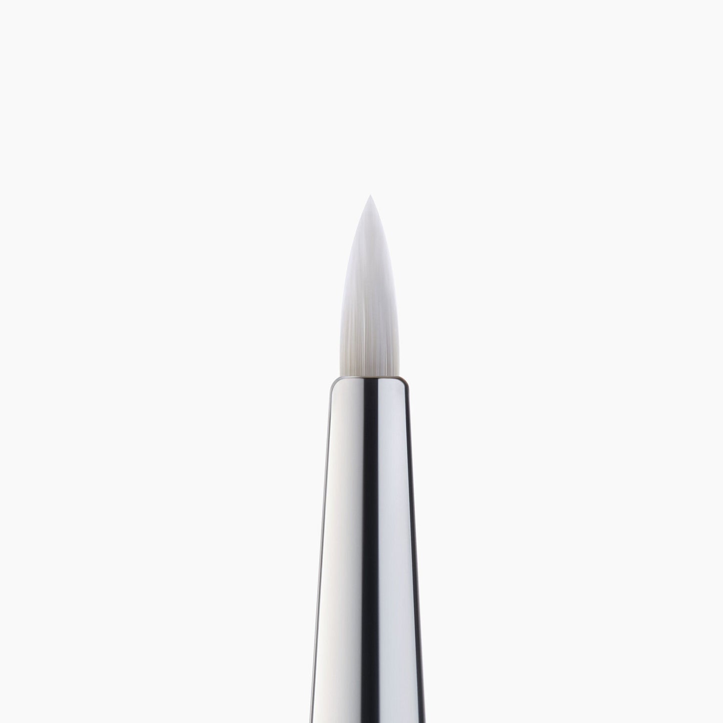precision-dual-sided-eyebrow-brush-d0 85315_PrecisionEyelinerBrush_Macro_V2.jpg
